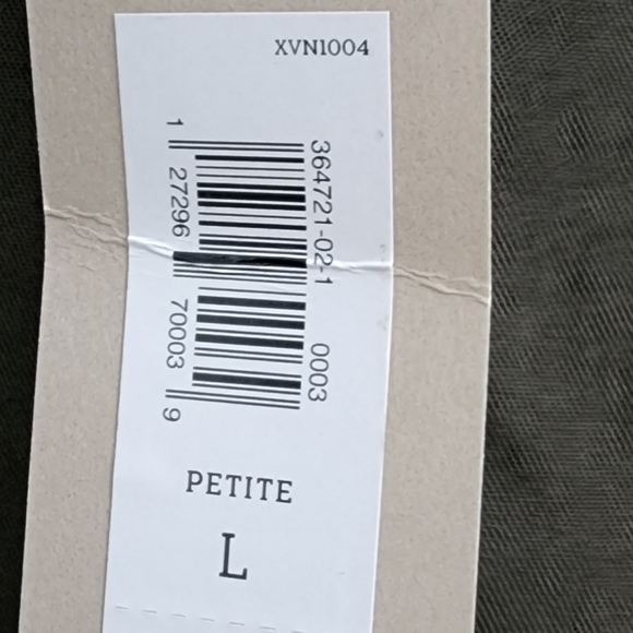 BANANA REPUBLIC Long Sleeve Blouse in Mistletoe Green Size LP NWT - Picture 10 of 10